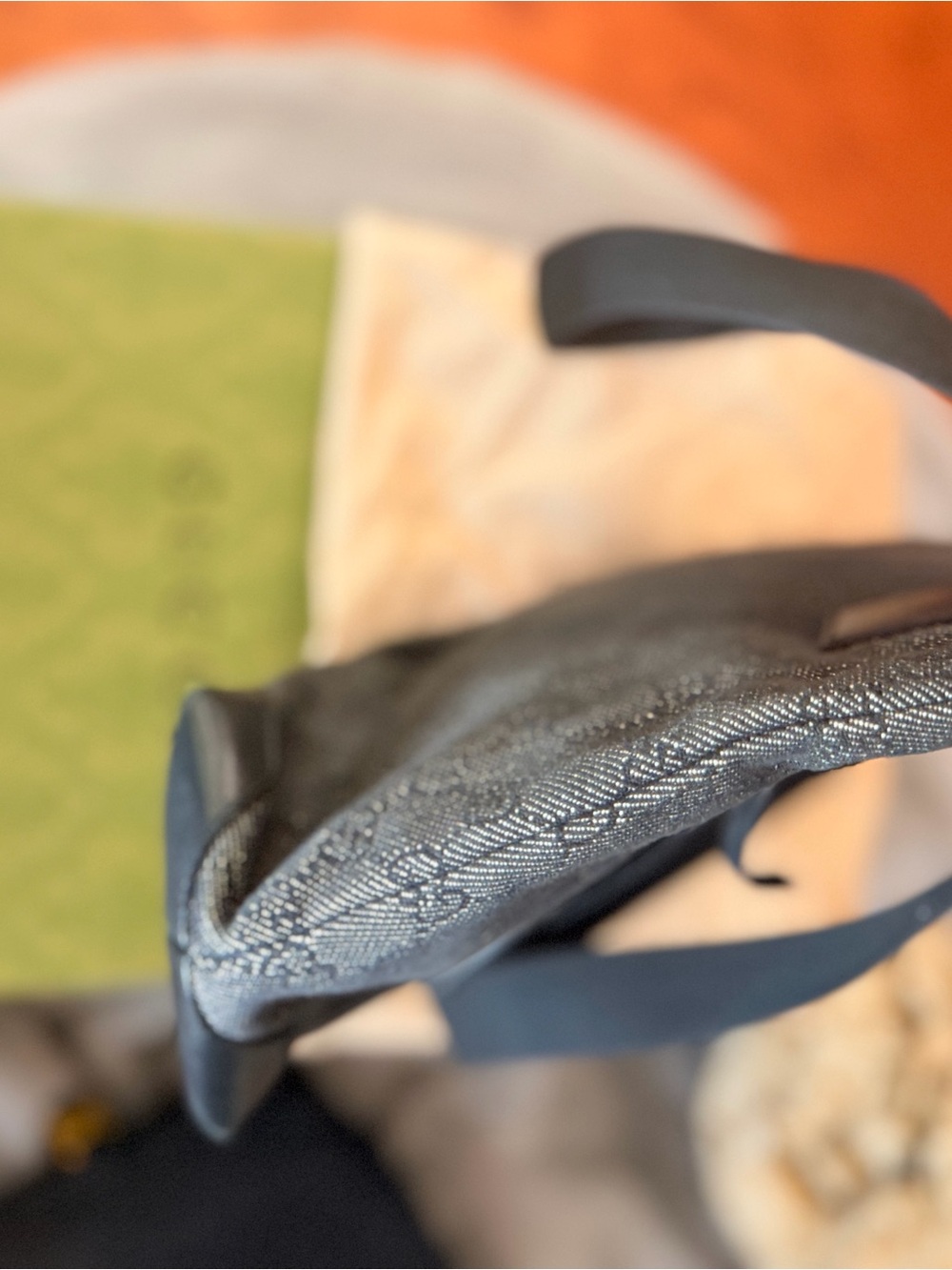 GUCCI like new black shoulder bag canvas and leather. comes with box and dusty - Picture 9 of 15